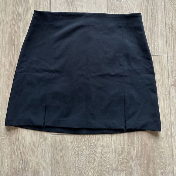 Sunday Best double slit black skirt - size 6 - Picture 3 of 5